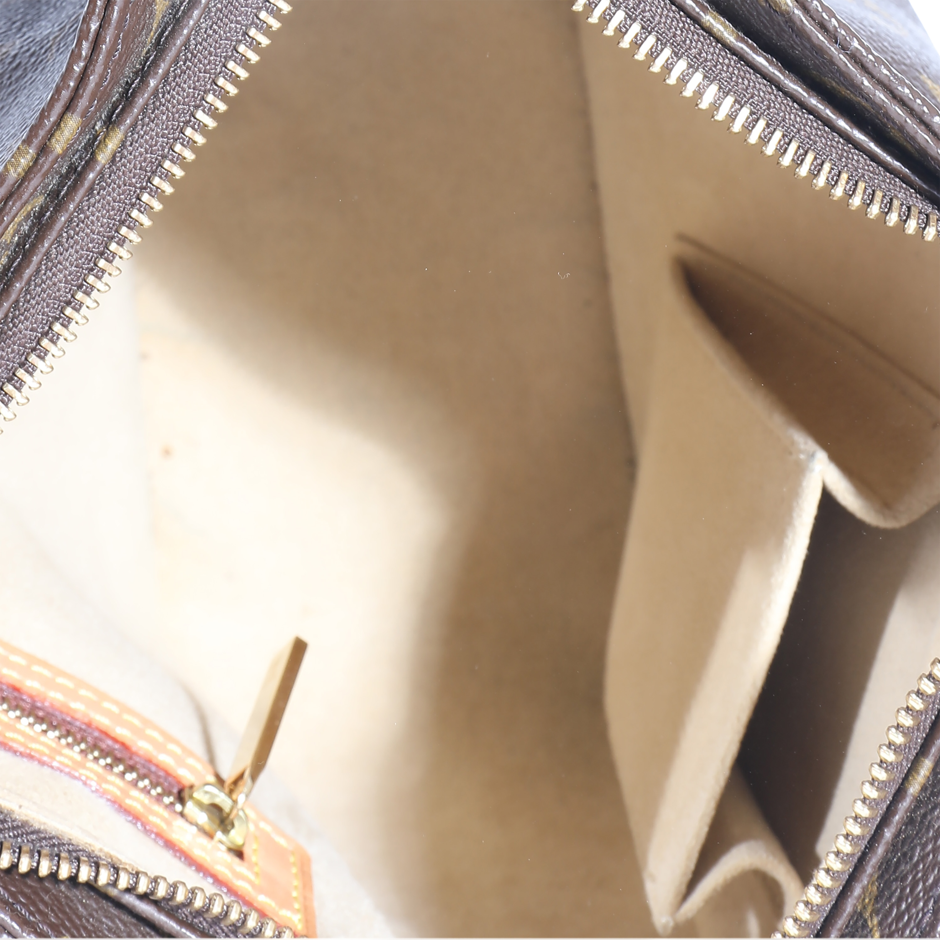 Louis Vuitton Monogram Canvas Looping MM-6